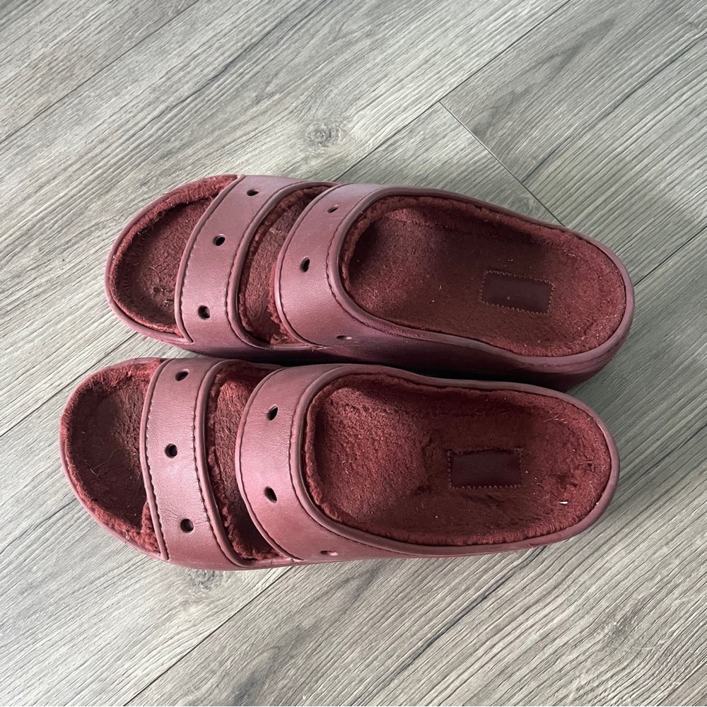 Crocs Mens Maroon Slide Sandals faux Fur Lined Size 13 - Picture 2 of 7